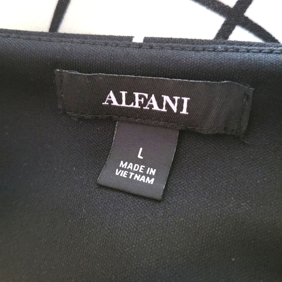 Alfani Pullover Bell Sleeve Top / Box Print / Size Large - Picture 5 of 5